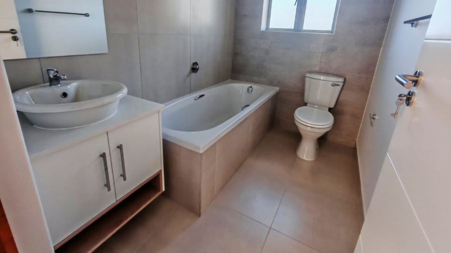 3 Bedroom Property for Sale in Mooikloof Country Estate Western Cape